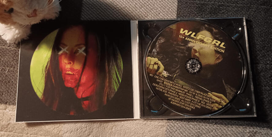 WLFGRL CD!!!!